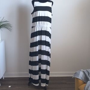 Sleeveless Black and White Striped Maxi Dress